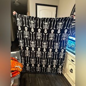 Halloween skeleton blanket